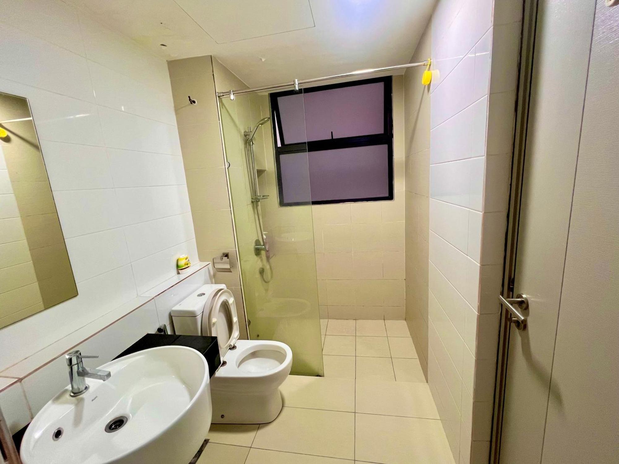 1 Tebrau Residences By Yml Apartemen *