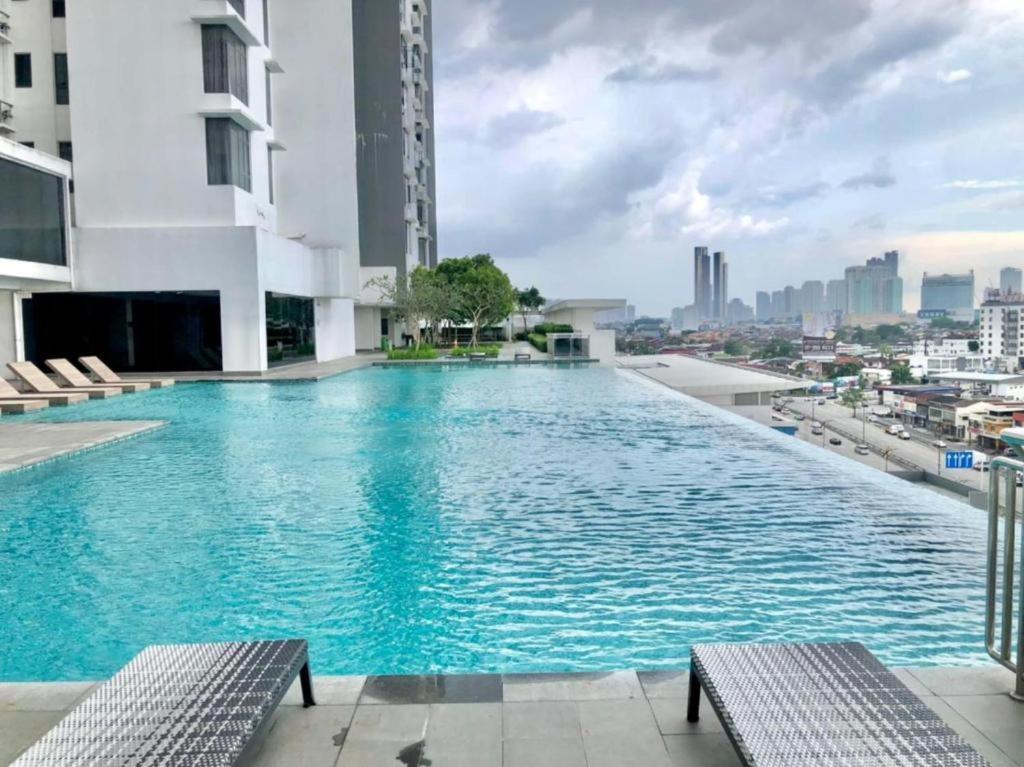 1 Tebrau Residences By Yml Apartment *