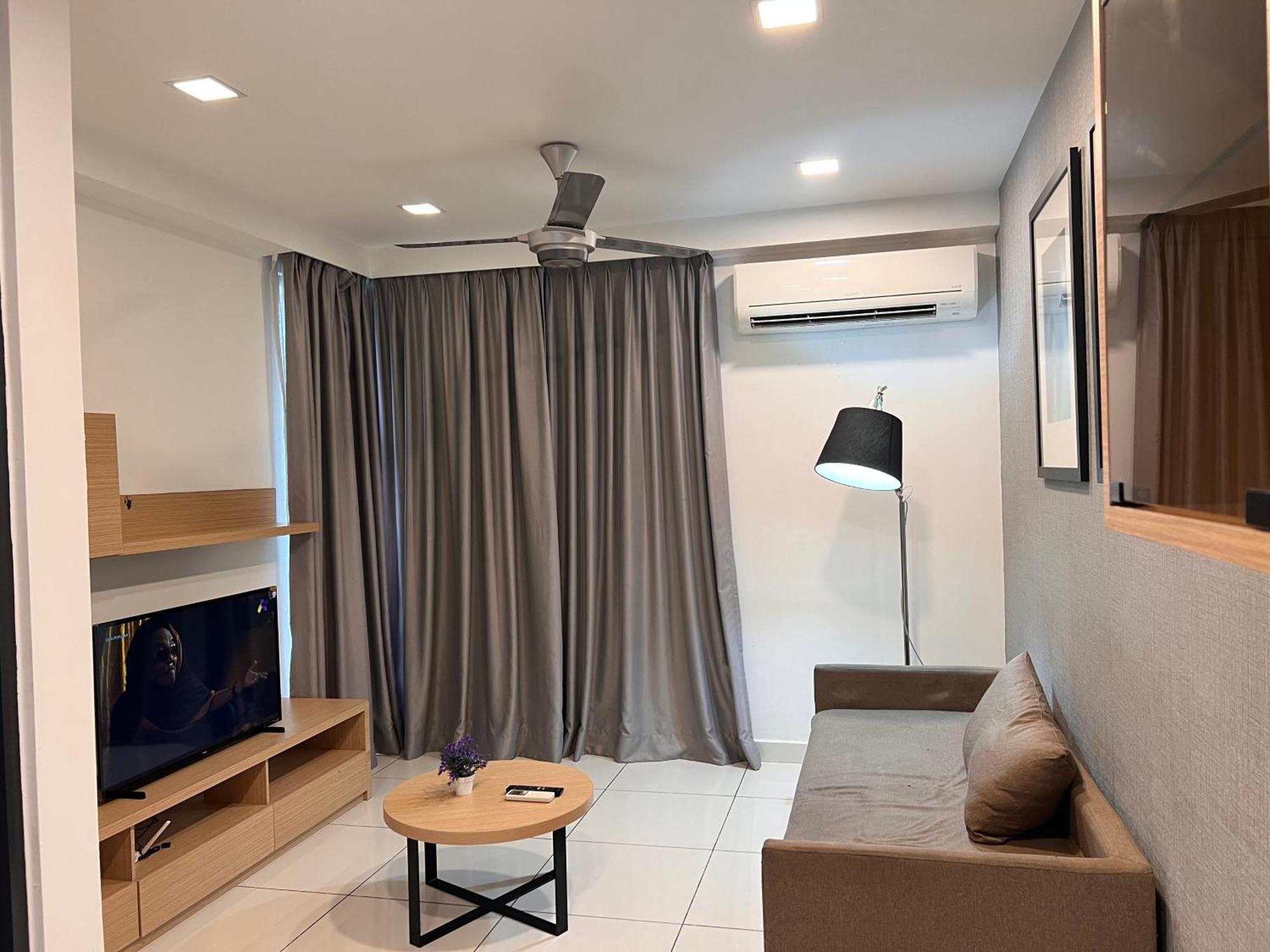 1 Tebrau Residences By Yml Apartment